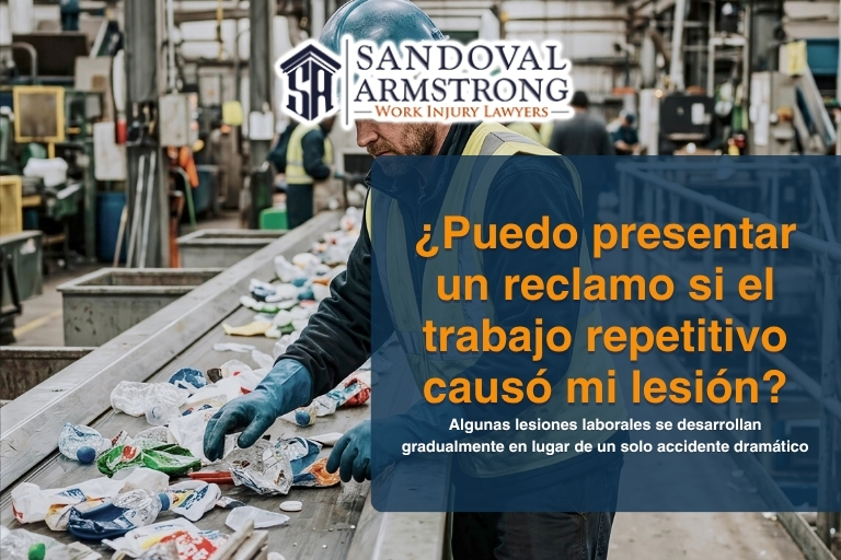 ¿Puedo presentar un reclamo si el trabajo repetitivo causó mi lesión en Dallas?